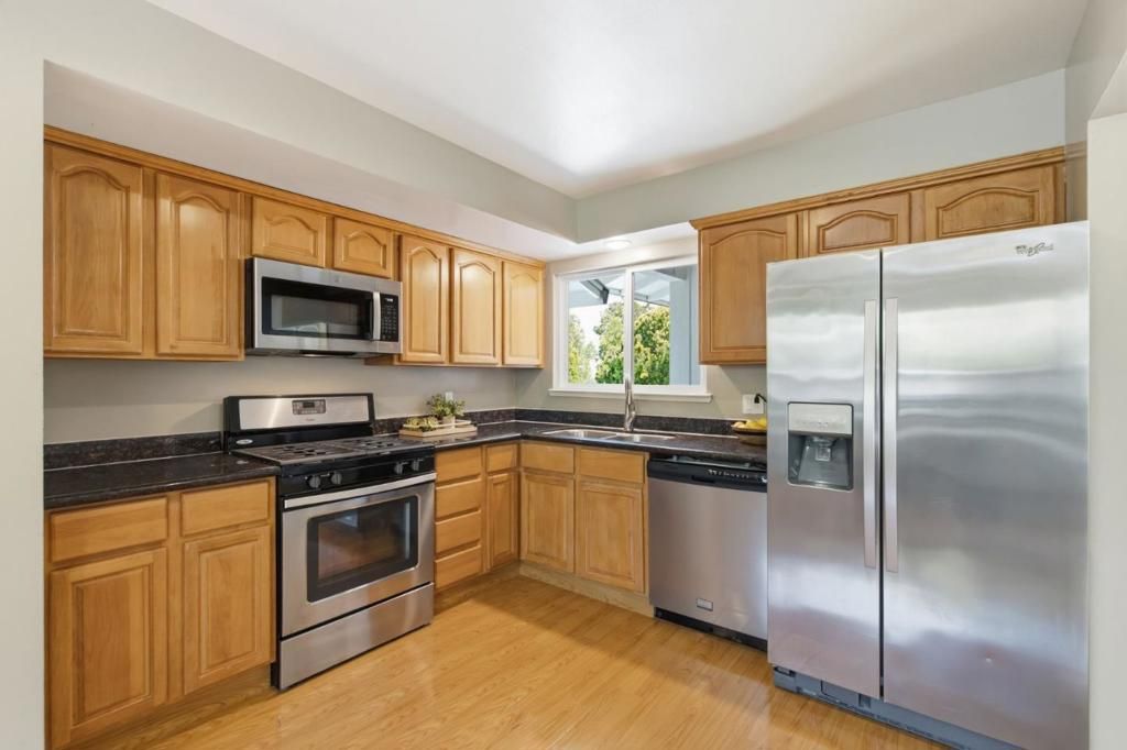 Image 10 of property listing at 847 Alderbrook Lane, Cupertino, CA 95014