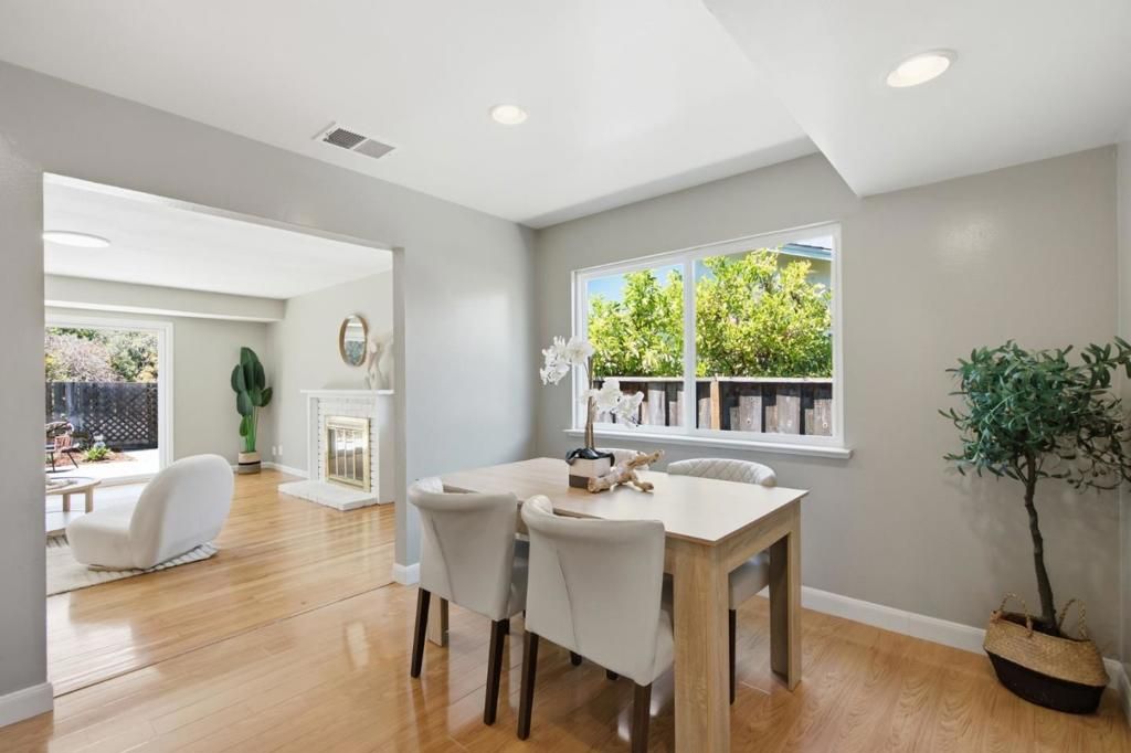Image 14 of property listing at 847 Alderbrook Lane, Cupertino, CA 95014