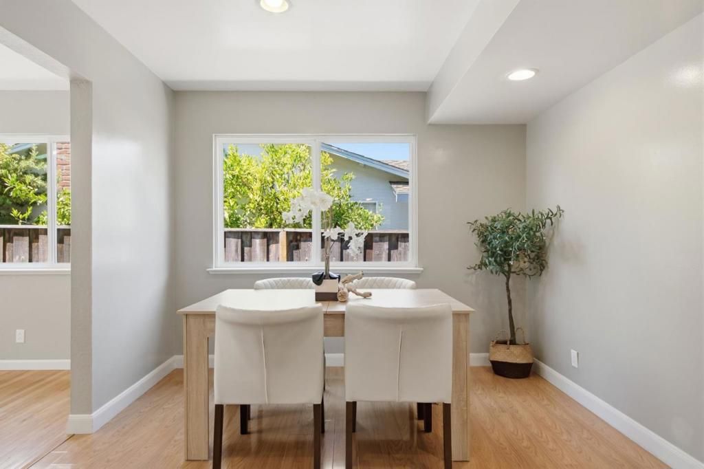 Image 15 of property listing at 847 Alderbrook Lane, Cupertino, CA 95014