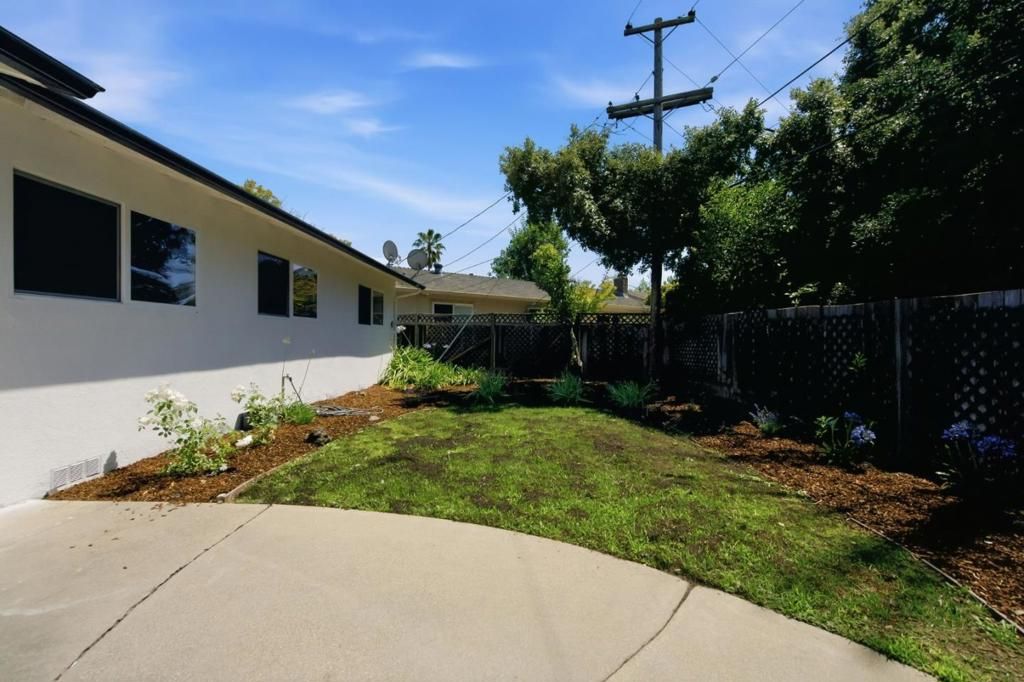 Image 25 of property listing at 847 Alderbrook Lane, Cupertino, CA 95014