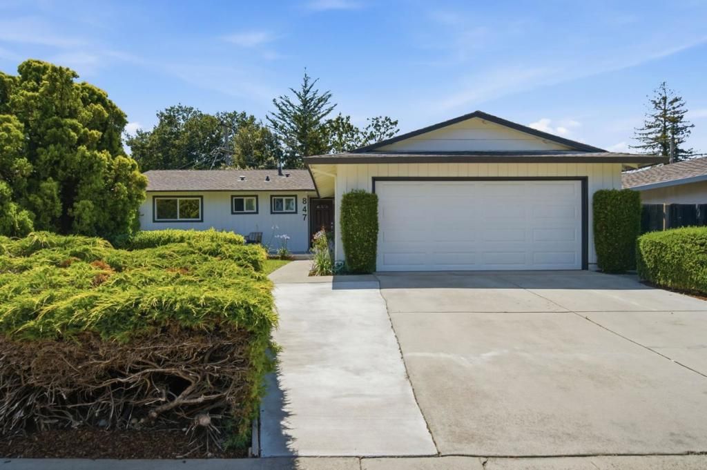Image 3 of property listing at 847 Alderbrook Lane, Cupertino, CA 95014