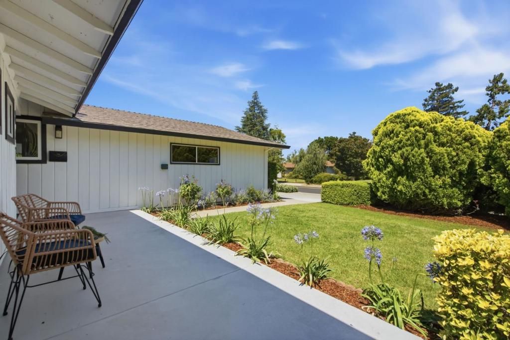 Image 4 of property listing at 847 Alderbrook Lane, Cupertino, CA 95014