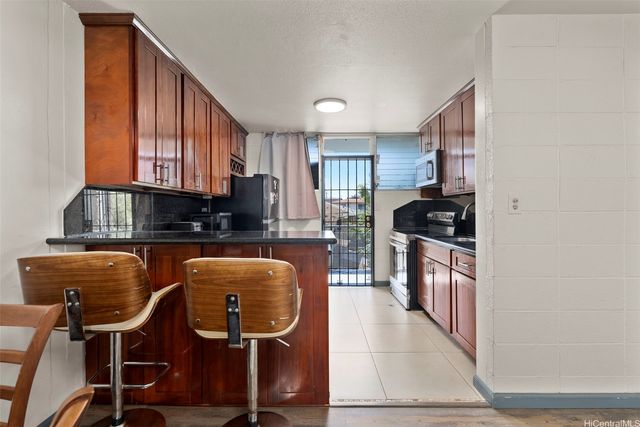 1119 Kokea Street C201, Honolulu, HI 96817