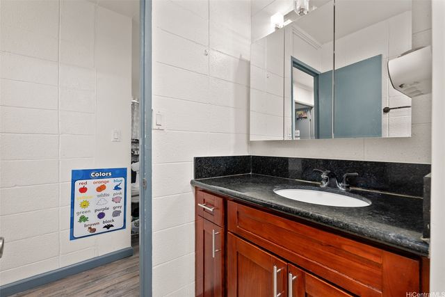 1119 Kokea Street C201, Honolulu, HI 96817