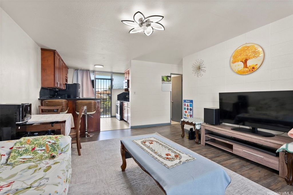 1119 Kokea Street C201, Honolulu, HI 96817