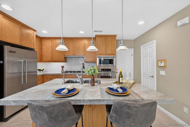 2985 Farragut Rd, San Diego, CA 92106