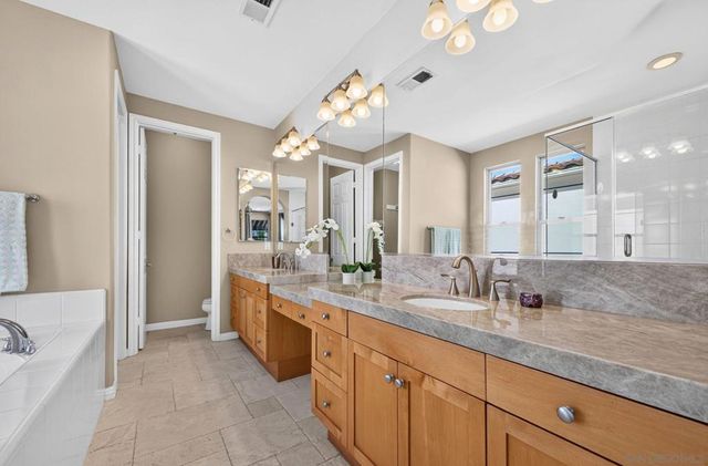 2985 Farragut Rd, San Diego, CA 92106