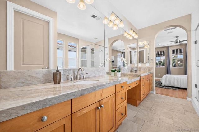 2985 Farragut Rd, San Diego, CA 92106