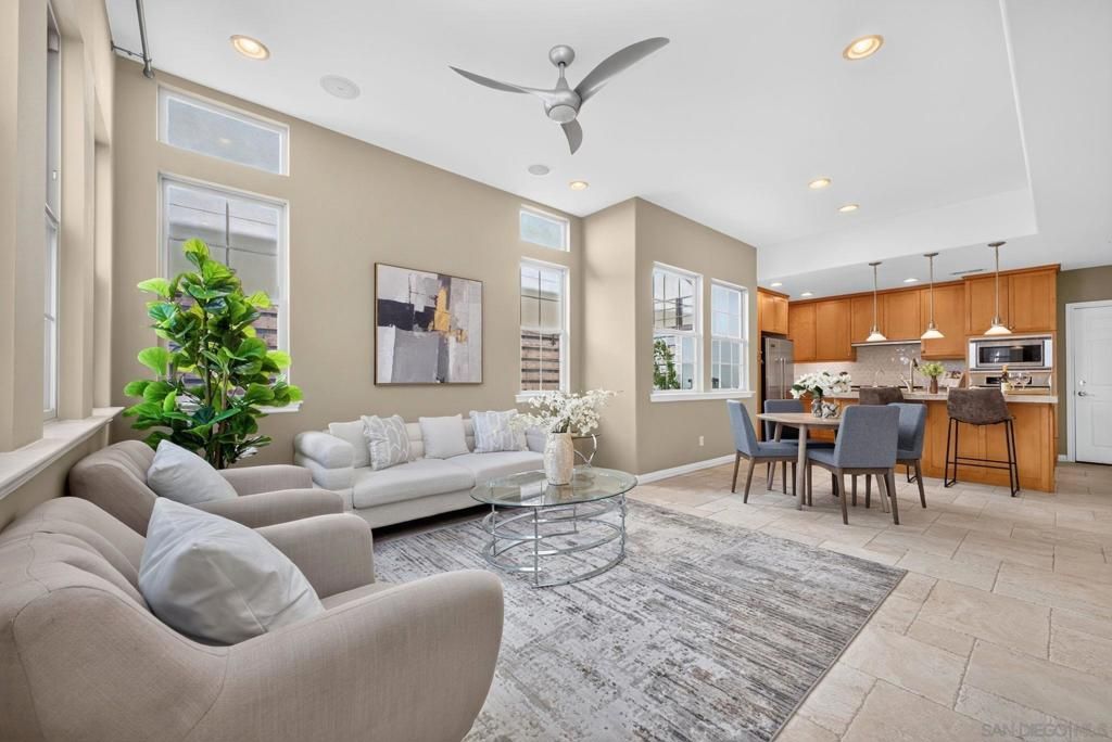 Image 12 of property listing at 2985 Farragut Rd, San Diego, CA 92106