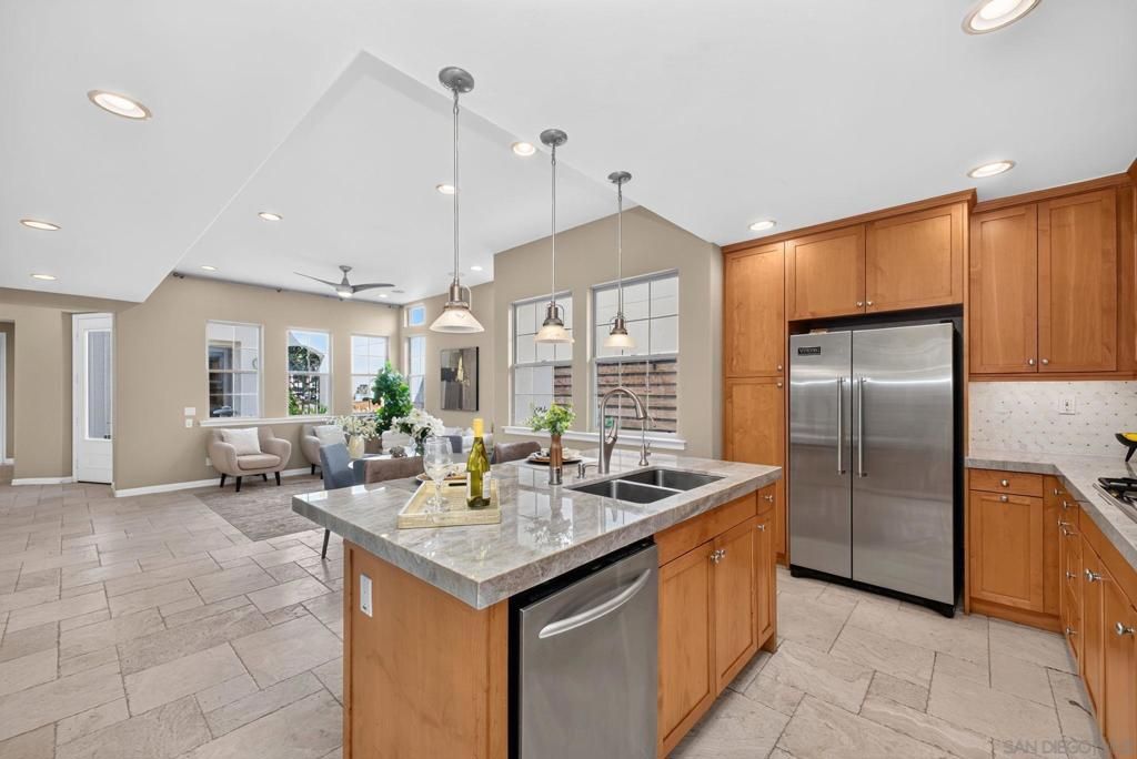 Image 20 of property listing at 2985 Farragut Rd, San Diego, CA 92106