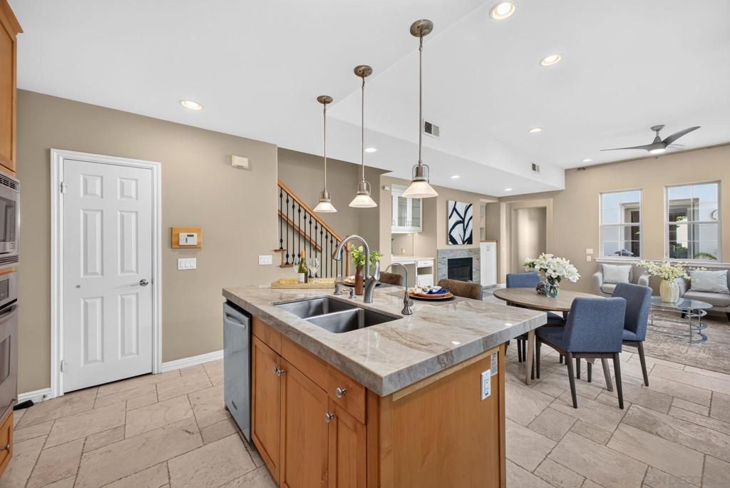 Image 24 of property listing at 2985 Farragut Rd, San Diego, CA 92106