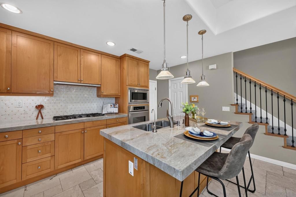 Image 25 of property listing at 2985 Farragut Rd, San Diego, CA 92106