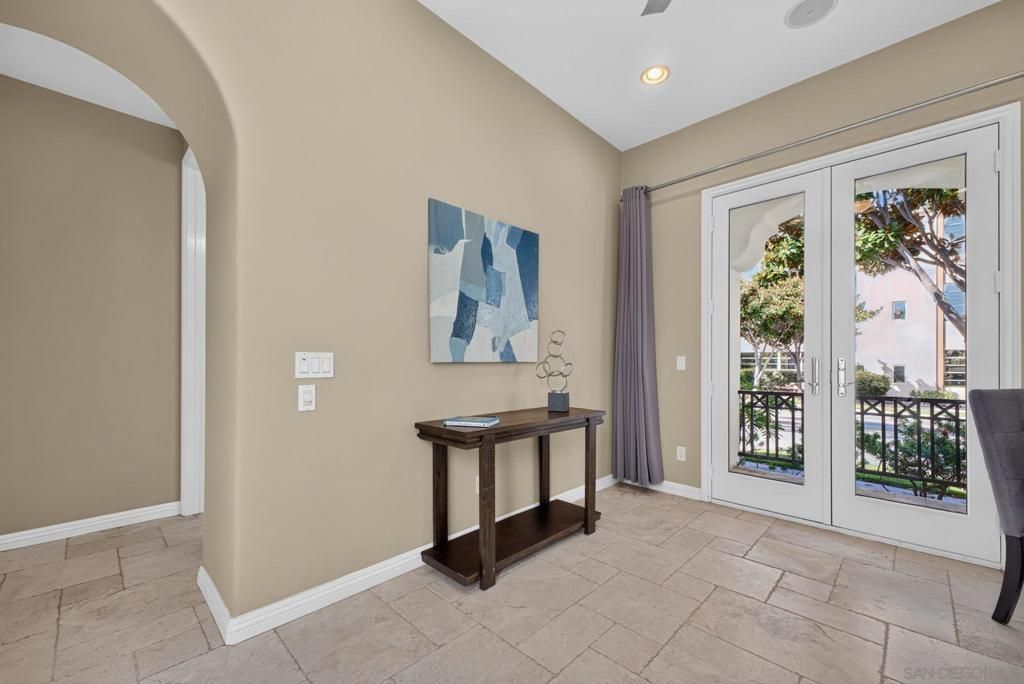 Image 29 of property listing at 2985 Farragut Rd, San Diego, CA 92106