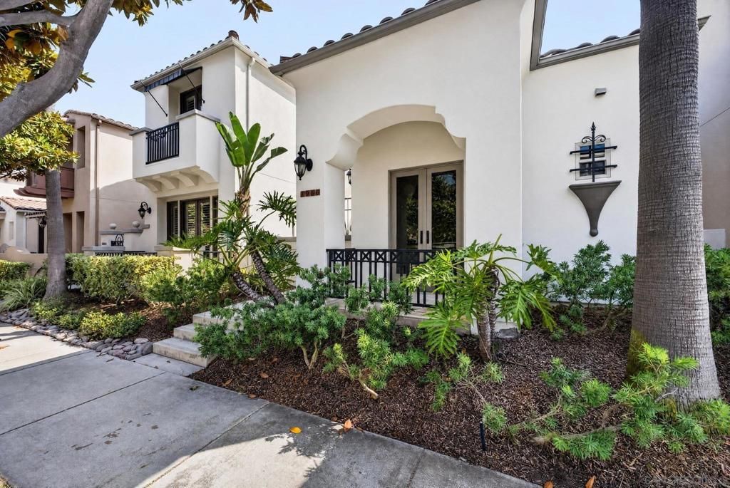 Image 3 of property listing at 2985 Farragut Rd, San Diego, CA 92106