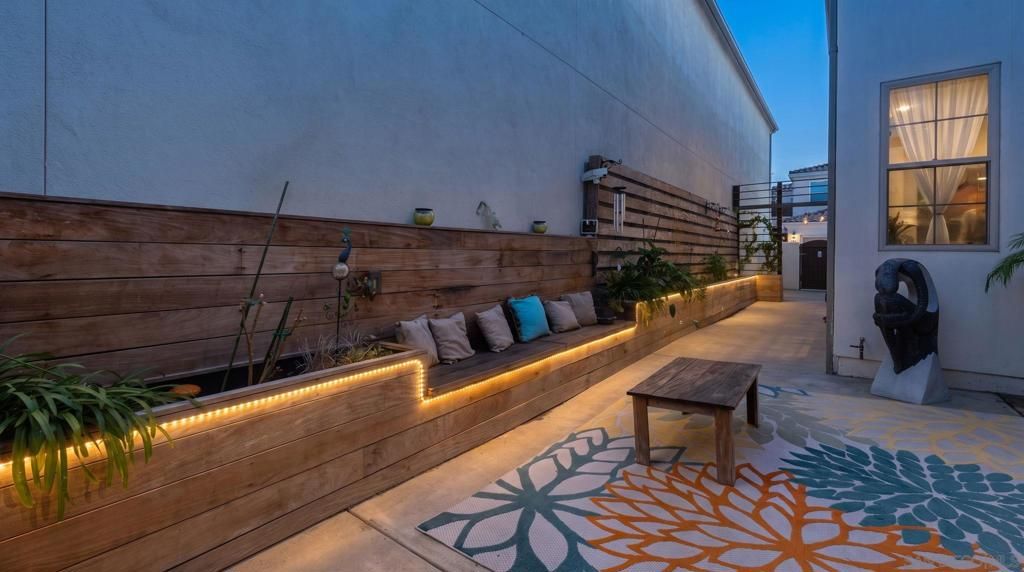 Image 31 of property listing at 2985 Farragut Rd, San Diego, CA 92106