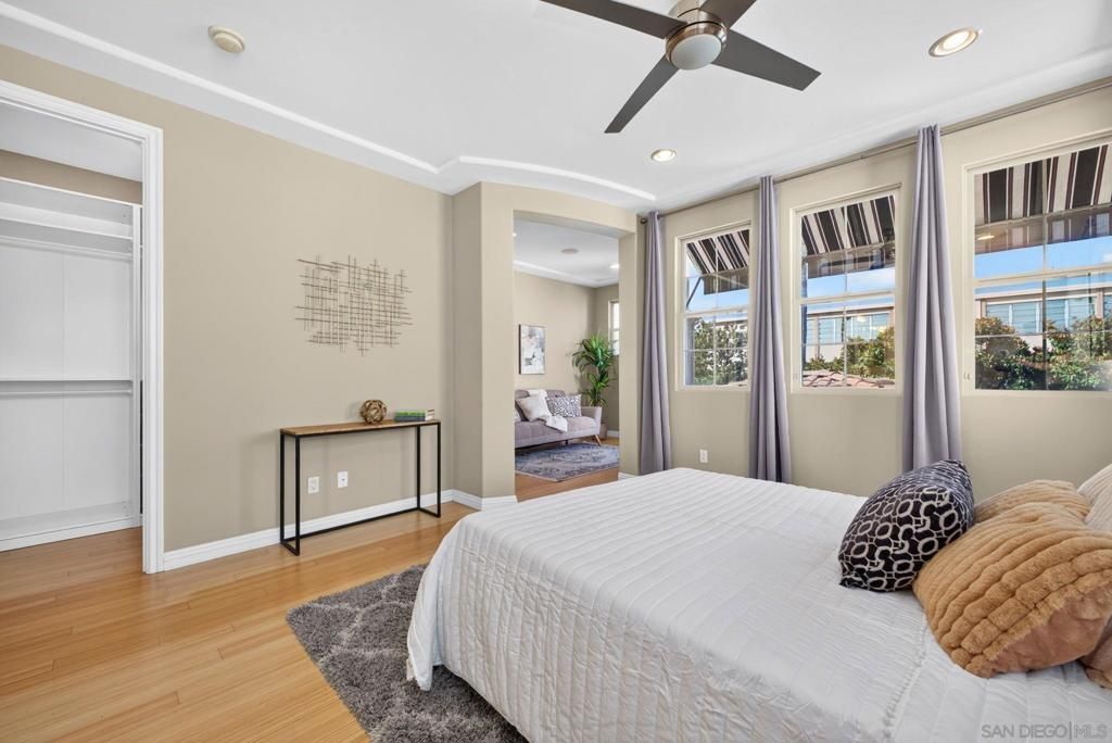 Image 36 of property listing at 2985 Farragut Rd, San Diego, CA 92106
