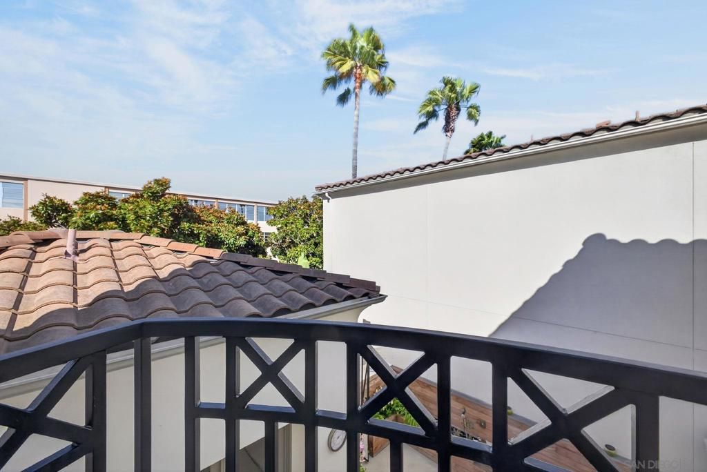 Image 39 of property listing at 2985 Farragut Rd, San Diego, CA 92106
