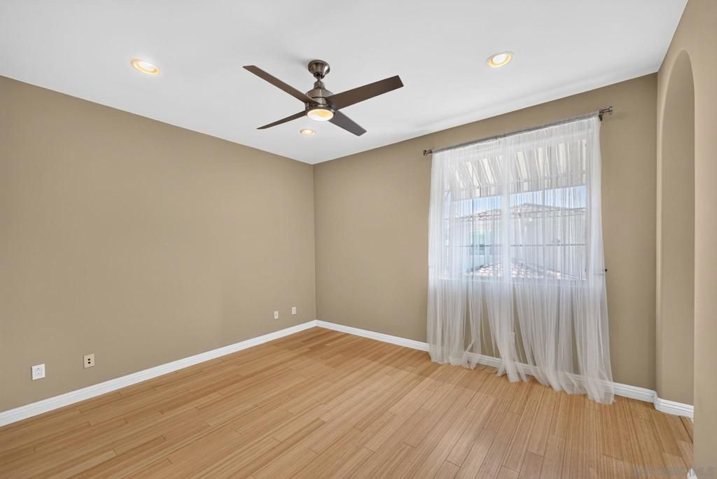Image 46 of property listing at 2985 Farragut Rd, San Diego, CA 92106