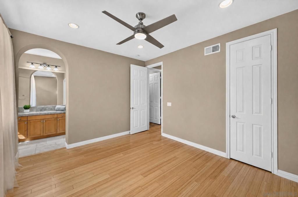 Image 48 of property listing at 2985 Farragut Rd, San Diego, CA 92106