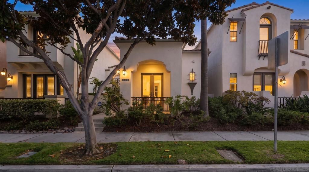 Image 55 of property listing at 2985 Farragut Rd, San Diego, CA 92106
