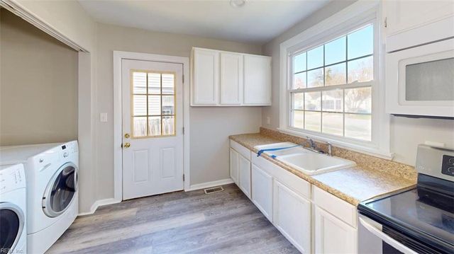 3307 Arlington PL, Portsmouth, VA 23707