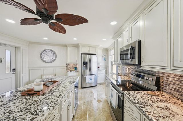 5770 MIDNIGHT PASS ROAD C601, Sarasota, FL 34242