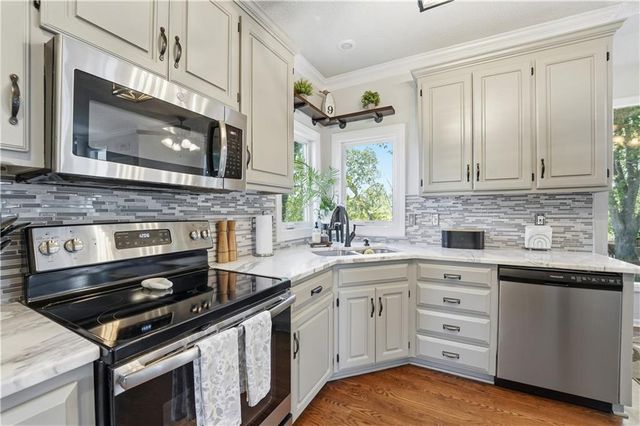 14415 S Summit Street, Olathe, KS 66062