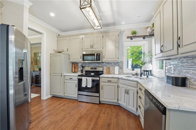 14415 S Summit Street, Olathe, KS 66062