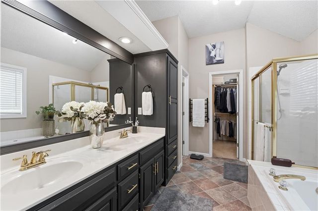 14415 S Summit Street, Olathe, KS 66062