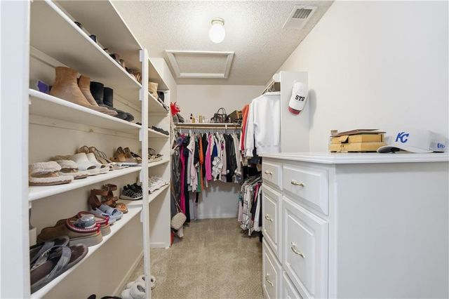 14415 S Summit Street, Olathe, KS 66062