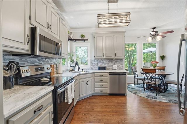 14415 S Summit Street, Olathe, KS 66062