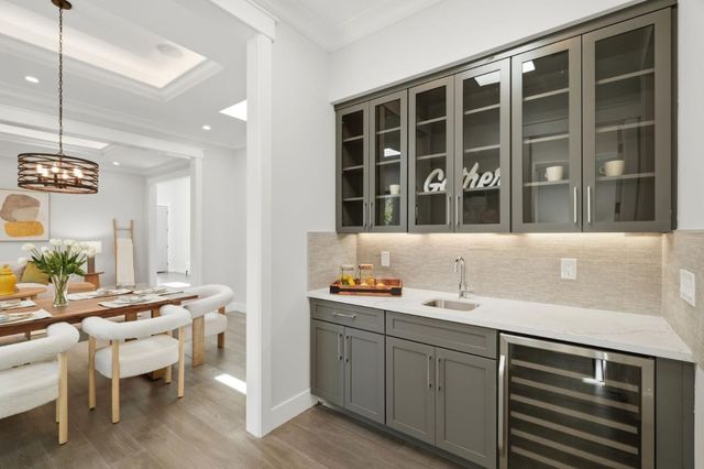 18823 Casa Blanca Lane, Saratoga, CA 95070
