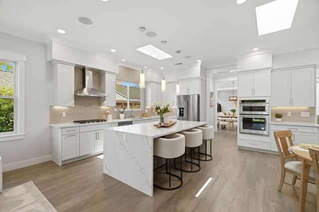 18823 Casa Blanca Lane, Saratoga, CA 95070