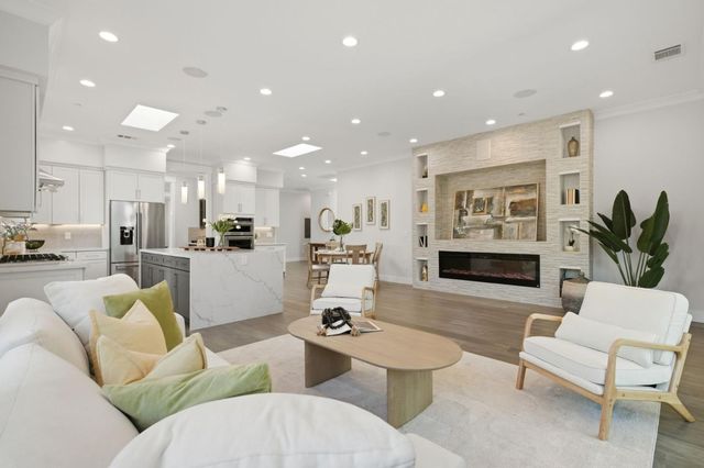 18823 Casa Blanca Lane, Saratoga, CA 95070