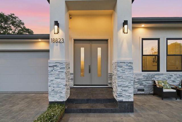 18823 Casa Blanca Lane, Saratoga, CA 95070