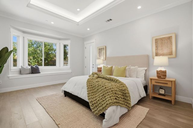 18823 Casa Blanca Lane, Saratoga, CA 95070