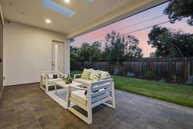18823 Casa Blanca Lane, Saratoga, CA 95070