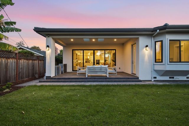 18823 Casa Blanca Lane, Saratoga, CA 95070