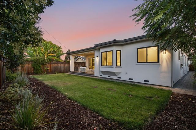 18823 Casa Blanca Lane, Saratoga, CA 95070