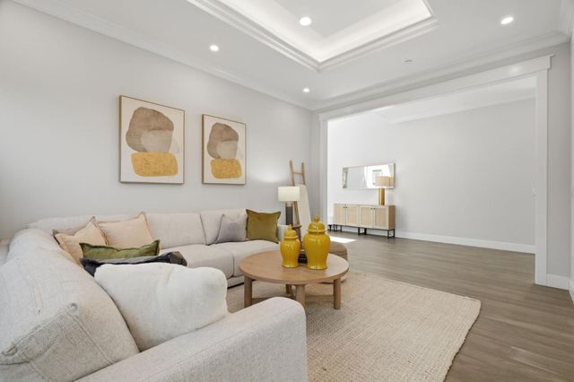 18823 Casa Blanca Lane, Saratoga, CA 95070