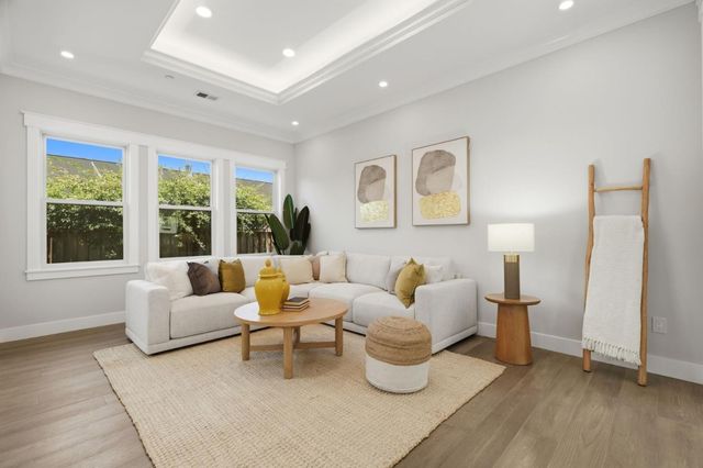 18823 Casa Blanca Lane, Saratoga, CA 95070