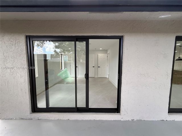 4020 NW 93rd Way, Sunrise, FL 33351