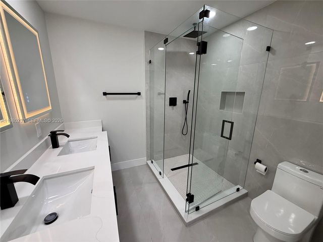 4020 NW 93rd Way, Sunrise, FL 33351