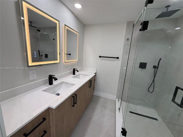 4020 NW 93rd Way, Sunrise, FL 33351