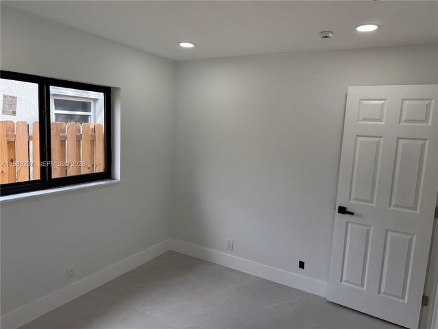 4020 NW 93rd Way, Sunrise, FL 33351