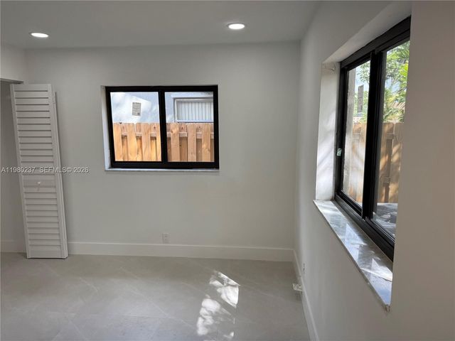 4020 NW 93rd Way, Sunrise, FL 33351