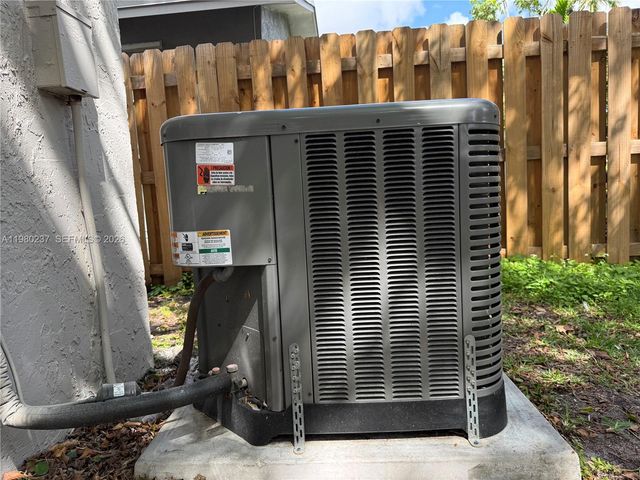 4020 NW 93rd Way, Sunrise, FL 33351