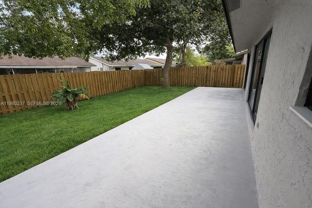 4020 NW 93rd Way, Sunrise, FL 33351