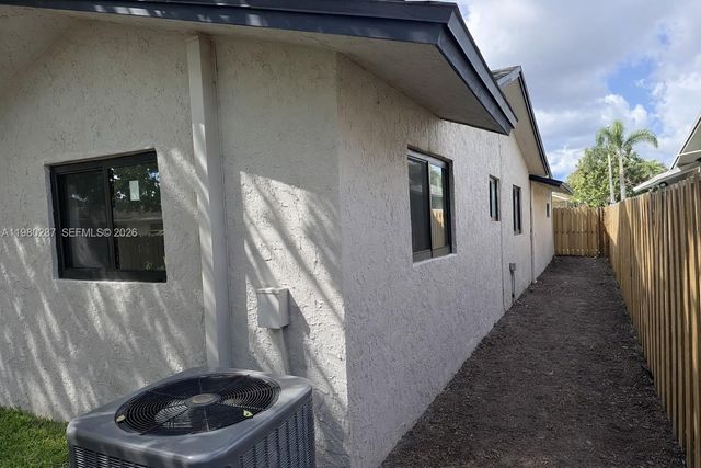 4020 NW 93rd Way, Sunrise, FL 33351