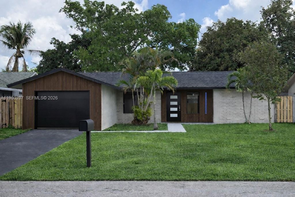 4020 NW 93rd Way, Sunrise, FL 33351